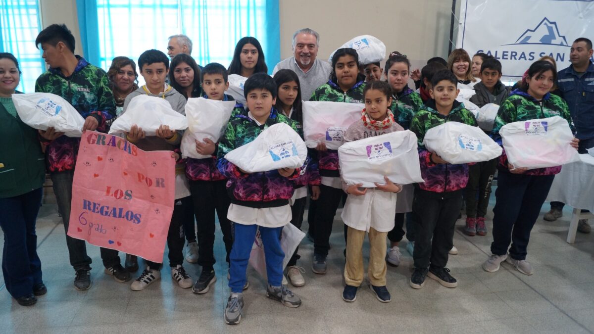 Caleras San Juan Celebra Día del Niño en Escuelas.