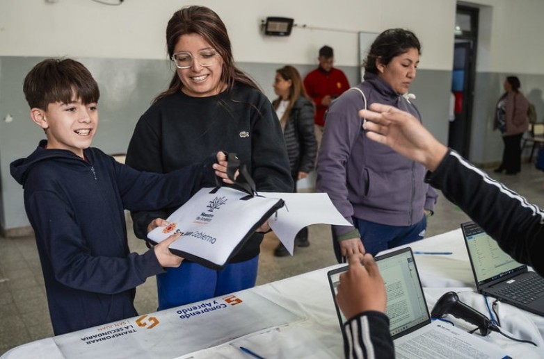 Se entregaron más de 16.000 netbooks a estudiantes de escuelas primarias