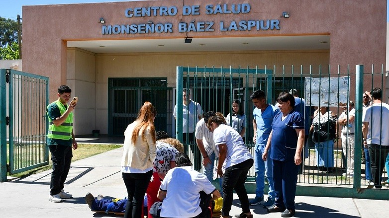 Realizaron un simulacro de sismo e incendio en el Centro de Salud Báez Laspiur