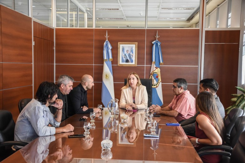 La ministra de Gobierno encabezó el primer encuentro para la instrumentación de la nueva Ley de Transporte