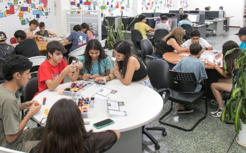Más de 1000 niños y adolescentes se capacitarán en tecnología con el programa “Verano Tech 2026”