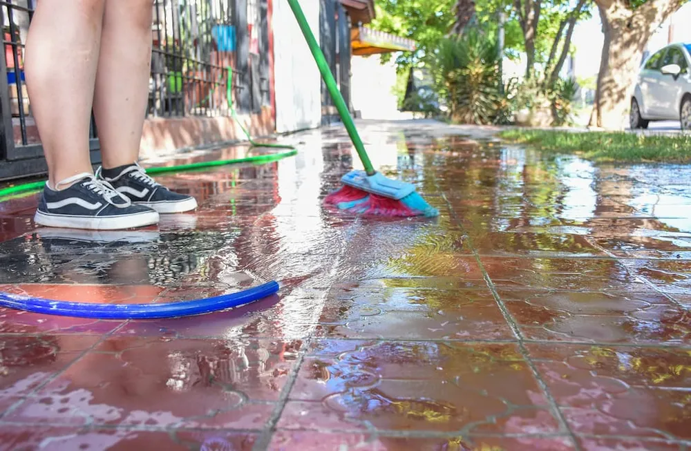 Cuidado del agua OSSE ratifica la prohibición de riego y lavado en horario diurno
