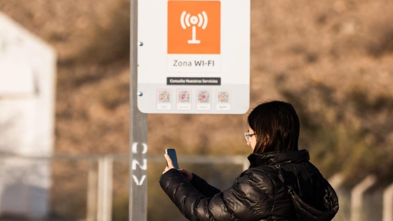 Innova consolida la conectividad en departamentos alejados con fibra óptica y WiFi público