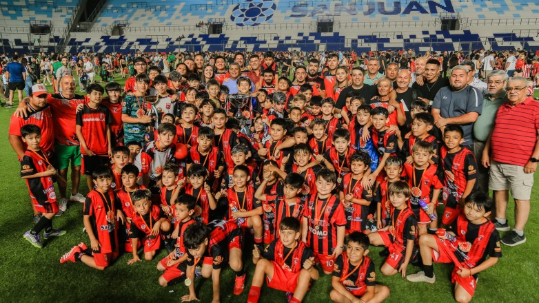El Mundialito de Trinidad cerró su XXXII edición con una gran fiesta en el Estadio San Juan del Bicentenario