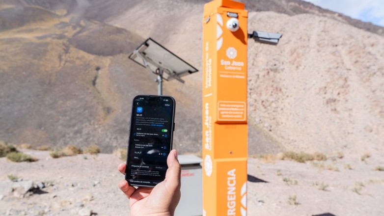 El Paso de Agua Negra estrena cuatro tótems de emergencia y comunicación