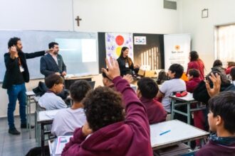 Estudiantes participan del programa que fomenta la convivencia y prevención