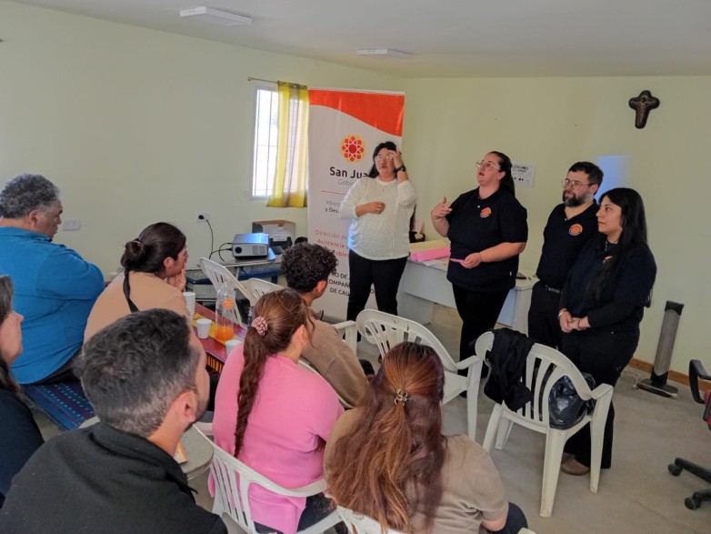 Familias de Caucete aprendieron sobre cómo abordar consumos problemáticos