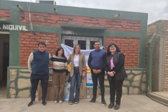 Niquivil recibió un kit para adaptar un baño en una institución local