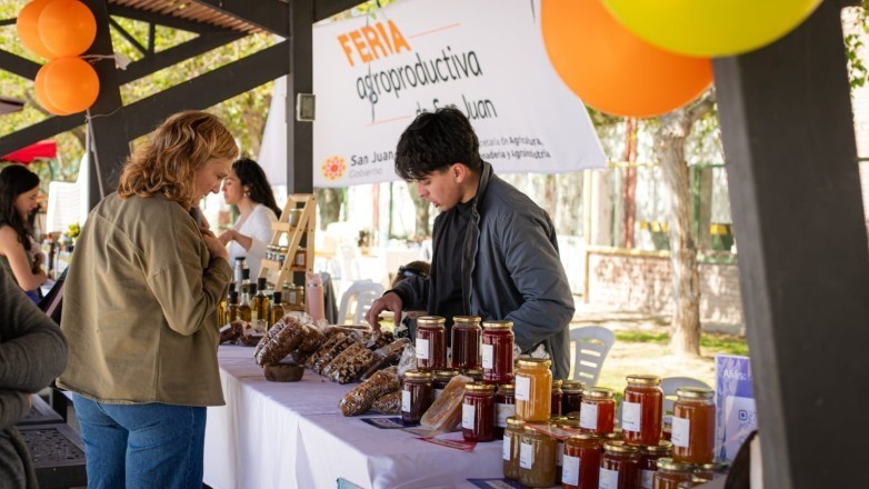 Feria Agroproductiva en el Parque de Mayo